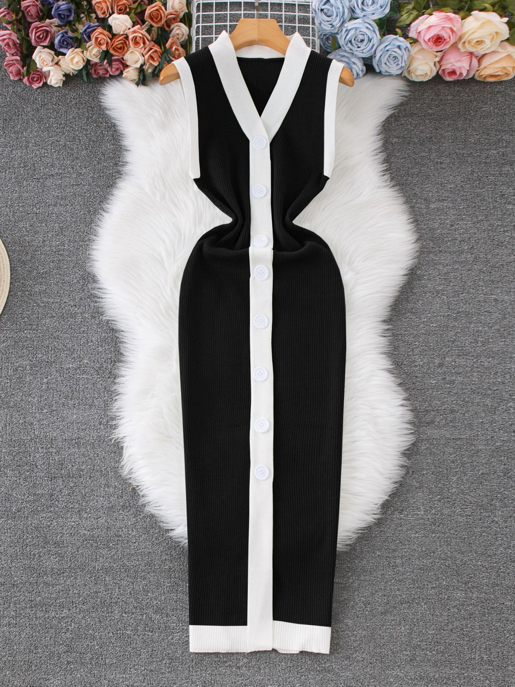 Sleeveless V-Neck Knitted Dress