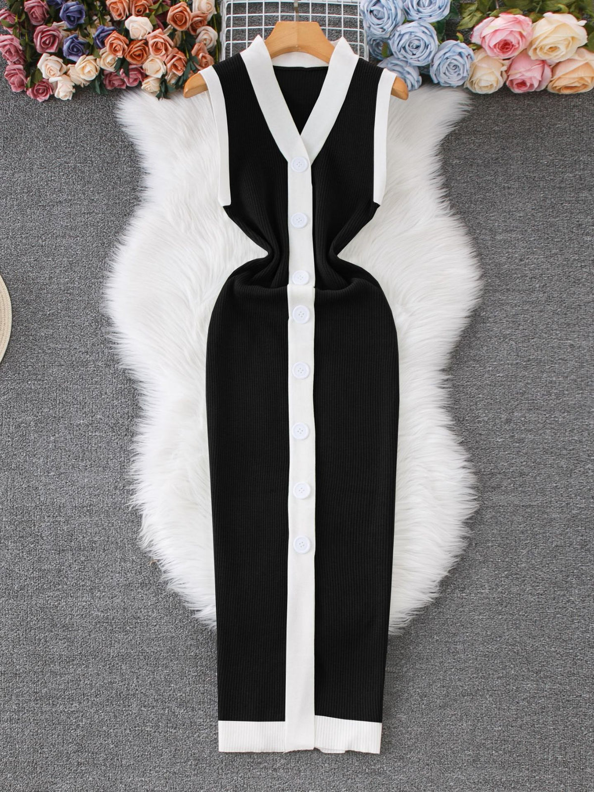 Sleeveless V-Neck Knitted Dress